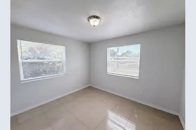 15525 Bedford Circle E, Clearwater, FL 33764 - Photo 13