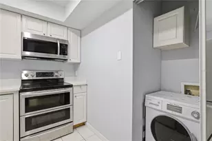 3801 N Oak Dr, Tampa, FL 33611 - Photo 11