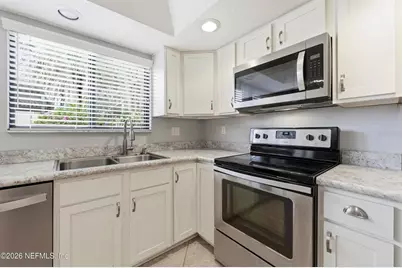 8153 Sutton Place N, Jacksonville, FL 32217 - Photo 11