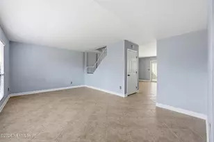 8153 Sutton Pl N, Jacksonville, FL 32217 - Photo 5