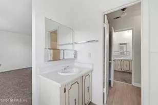 8153 Sutton Pl N, Jacksonville, FL 32217 - Photo 27