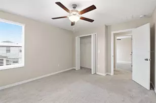 7329 Canterbury Bells Ct, Tampa, FL 33619 - Photo 37