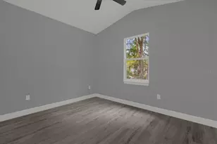 1126 S Thompson Ave, Deland, FL 32720 - Photo 13