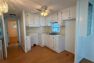 2514 17th St Ln W, Bradenton, FL 34205 - Photo 9
