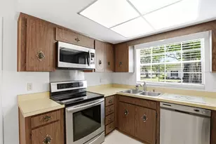 5082 Jennifer Pl, Orlando, FL 32807 - Photo 9