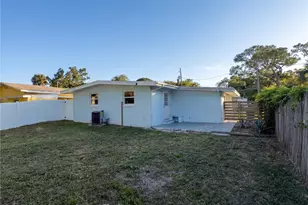 911 New York St, Edgewater, FL 32132 - Photo 5