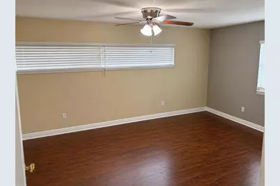 8618 Grandview Drive, Tampa, FL 33617 - Photo 11