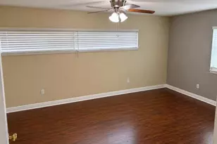 8618 Grandview Dr, Tampa, FL 33617 - Photo 11