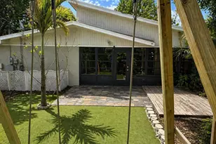 8618 Grandview Dr, Tampa, FL 33617 - Photo 29