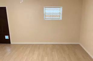 8618 Grandview Dr, Tampa, FL 33617 - Photo 53