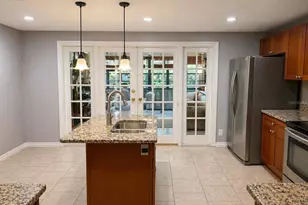8618 Grandview Dr, Tampa, FL 33617 - Photo 9