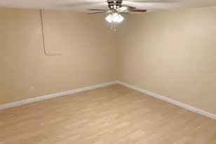 8618 Grandview Dr, Tampa, FL 33617 - Photo 55