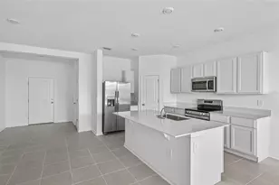 403 Sol Vis Dr, Dundee, FL 33838 - Photo 3
