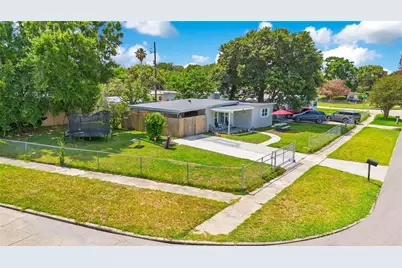 1301 Lawne Boulevard, Orlando, FL 32808 - Photo 11