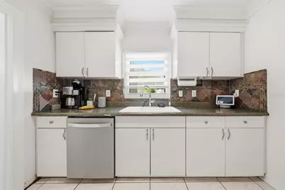 4943 Wishart Boulevard, Tampa, FL 33603 - Photo 13