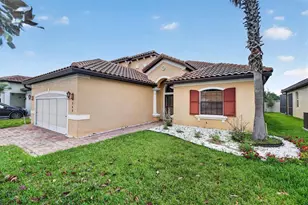 369 Villa Sorrento Cir, Haines City, FL 33844 - Photo 3