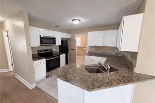 5447 Blueberry Dr, Orlando, FL 32811 - Photo 7