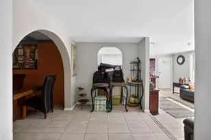 2015 Clarice Cir, Tampa, FL 33619 - Photo 15