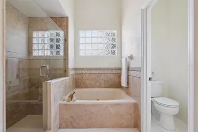 8146 Canyon Lake Circle, Orlando, FL 32835 - Photo 17
