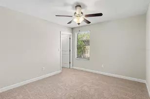 10025 Ivory Dr, Sun City Center, FL 33573 - Photo 13