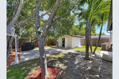 821 83rd St, Miami Beach, FL 33141 - Photo 23
