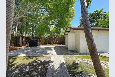 821 83rd St, Miami Beach, FL 33141 - Photo 21