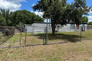 3061 Crystal Hills Dr, Lakeland, FL 33801 - Photo 5