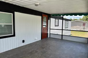 3061 Crystal Hills Dr, Lakeland, FL 33801 - Photo 9