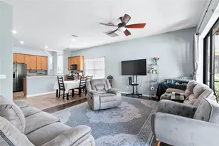 523 Lake Davenport Cir, Davenport, FL 33837 - Photo 11