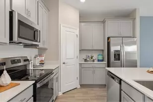 2401 Volunteer Ave, Kissimmee, FL 34744 - Photo 9