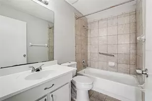 1301 Mohrlake Dr, Brandon, FL 33511 - Photo 11