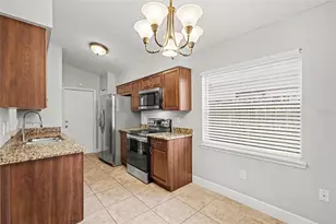 1301 Mohrlake Dr, Brandon, FL 33511 - Photo 9