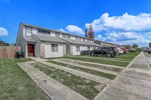 2719 Hunt Club Ln, Orlando, FL 32826 - Photo 3