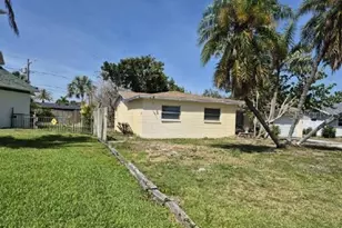 6942 Grand Vista Way S, South Pasadena, FL 33707 - Photo 3