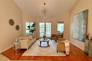 2016 Whitfield Ln, Orlando, FL 32835 - Photo 5