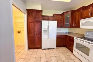 2320 Marksmen Ct, Sun City Center, FL 33573 - Photo 7
