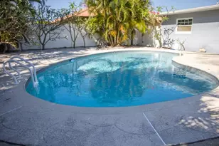 10126 E 4th Street E, Treasure Island, FL 33706 - Photo 9