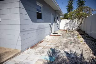 10126 E 4th Street E, Treasure Island, FL 33706 - Photo 7