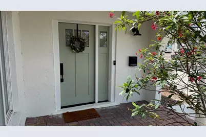 6073 Tanglewood Drive NE, Saint Petersburg, FL 33703 - Photo 3