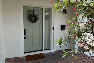 6073 Tanglewood Dr NE, Saint Petersburg, FL 33703 - Photo 3
