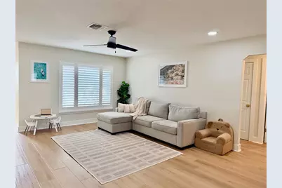 6073 Tanglewood Drive NE, Saint Petersburg, FL 33703 - Photo 5