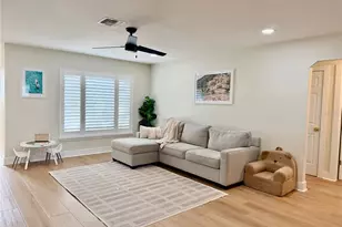 6073 Tanglewood Dr NE, Saint Petersburg, FL 33703 - Photo 5