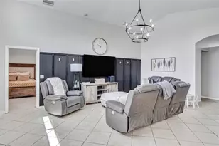 8335 Adele Rd, Lakeland, FL 33810 - Photo 9