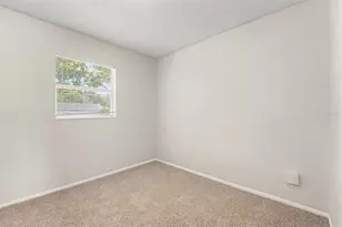 8308 Oleander Ln, Tampa, FL 33637 - Photo 9