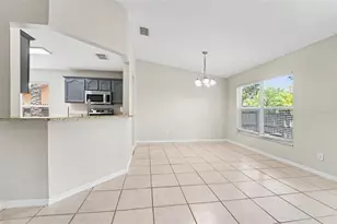 7603 Savannah Ln, Tampa, FL 33637 - Photo 5