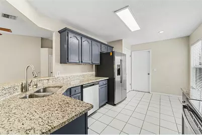 7603 Savannah Lane, Tampa, FL 33637 - Photo 9
