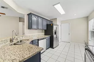 7603 Savannah Ln, Tampa, FL 33637 - Photo 9