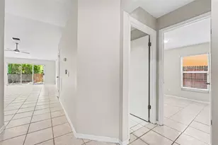 7603 Savannah Ln, Tampa, FL 33637 - Photo 11