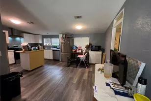 31601 Spruce Dr, Eustis, FL 32736 - Photo 9
