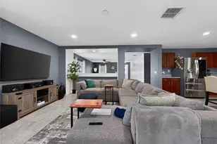 7821 Falabella Ct, Orlando, FL 32818 - Photo 11